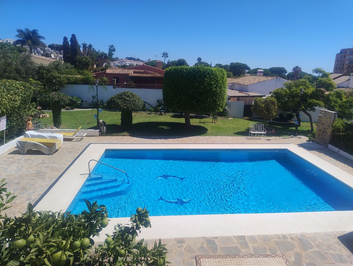 4 bedroom Semi-detached for sale in Calahonda – R5159545