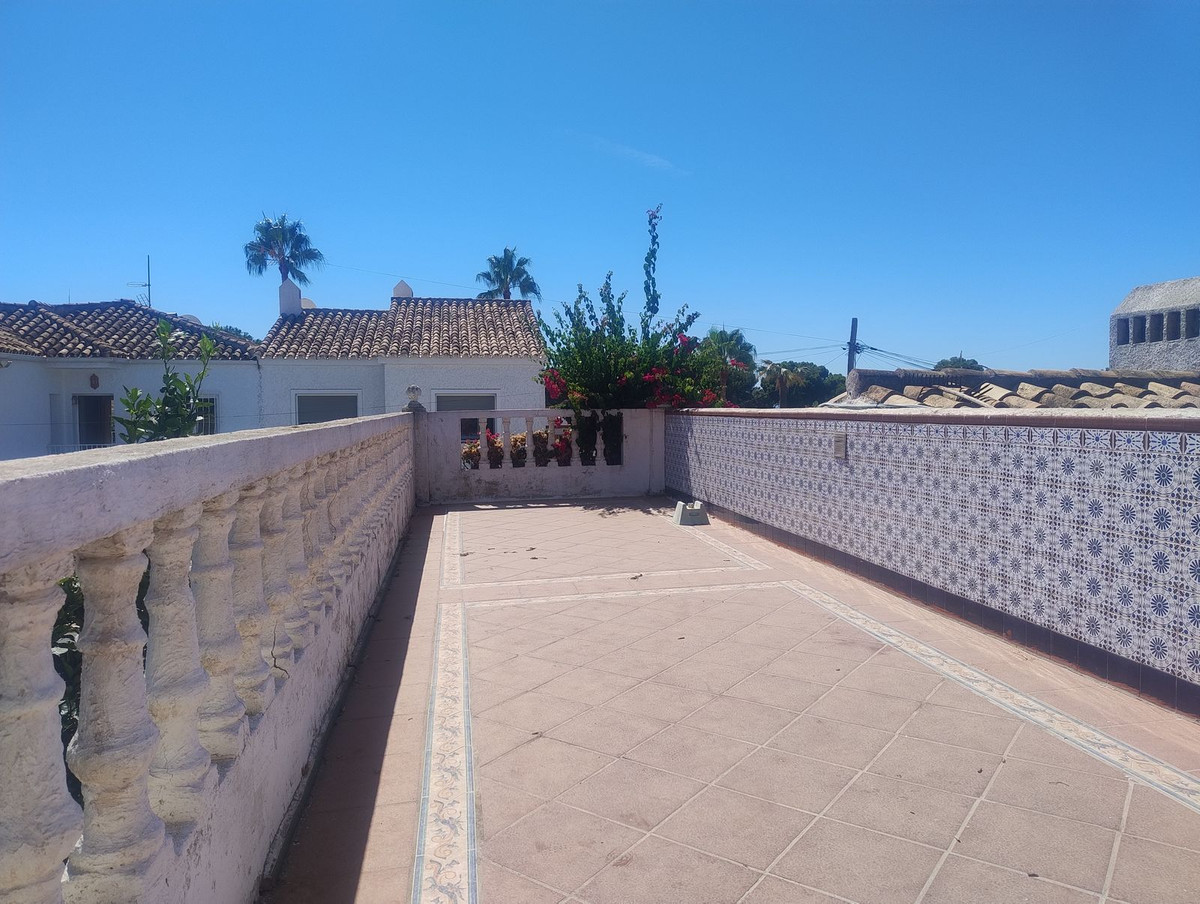 4 bedroom Semi-detached for sale in Calahonda – R5159545