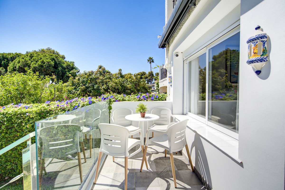 2 bedroom Apartments for sale in La Cala de Mijas – R5168725
