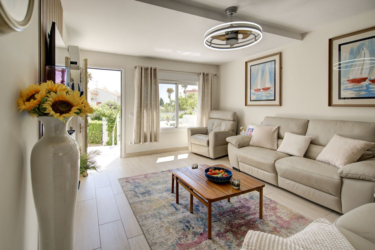 2 bedroom Apartments for sale in La Cala de Mijas – R5168725
