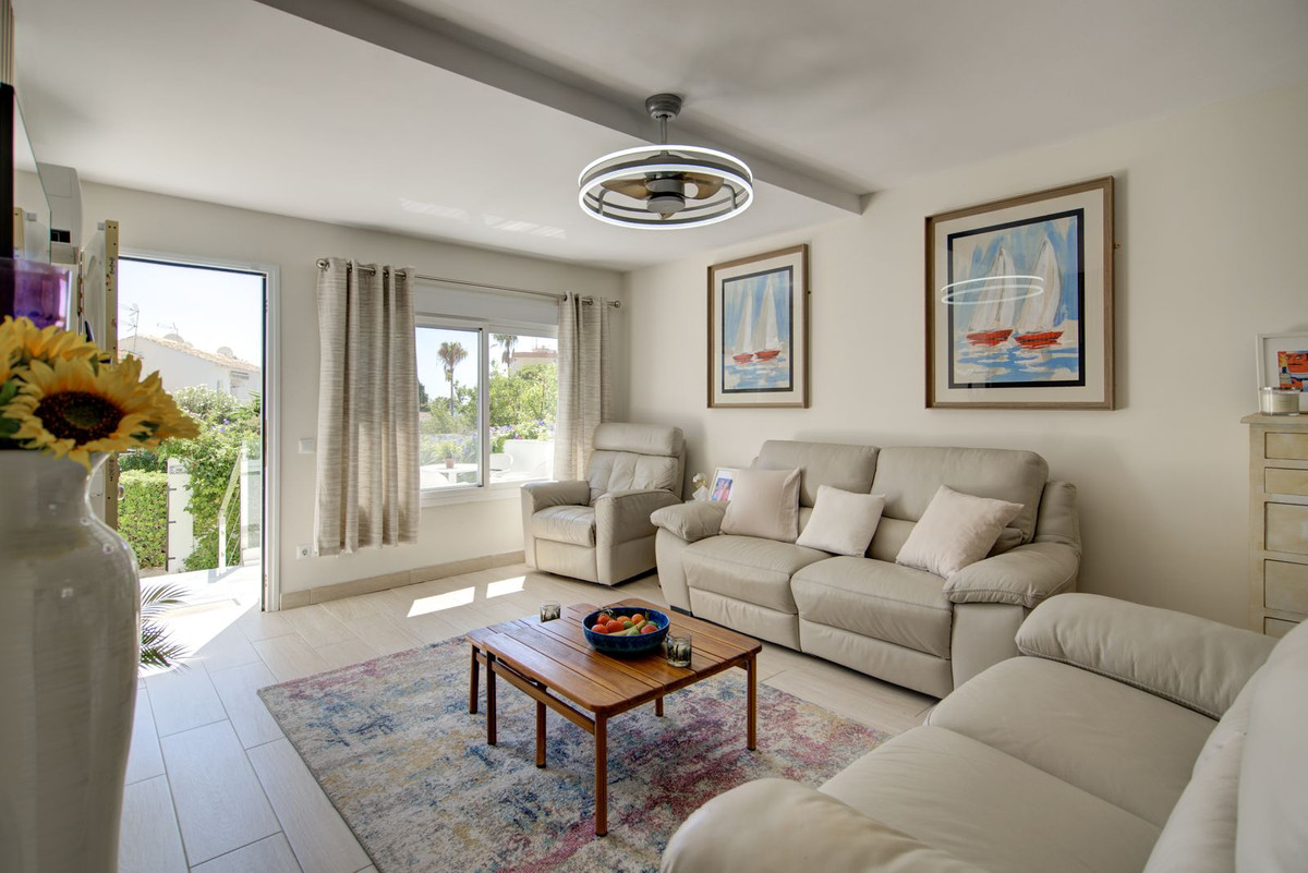 2 bedroom Apartments for sale in La Cala de Mijas – R5168725