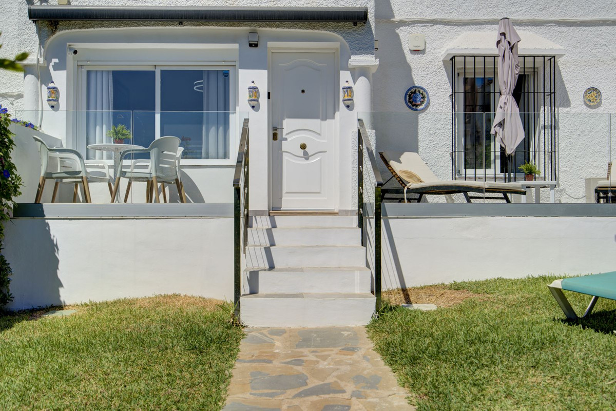 2 bedroom Apartments for sale in La Cala de Mijas – R5168725