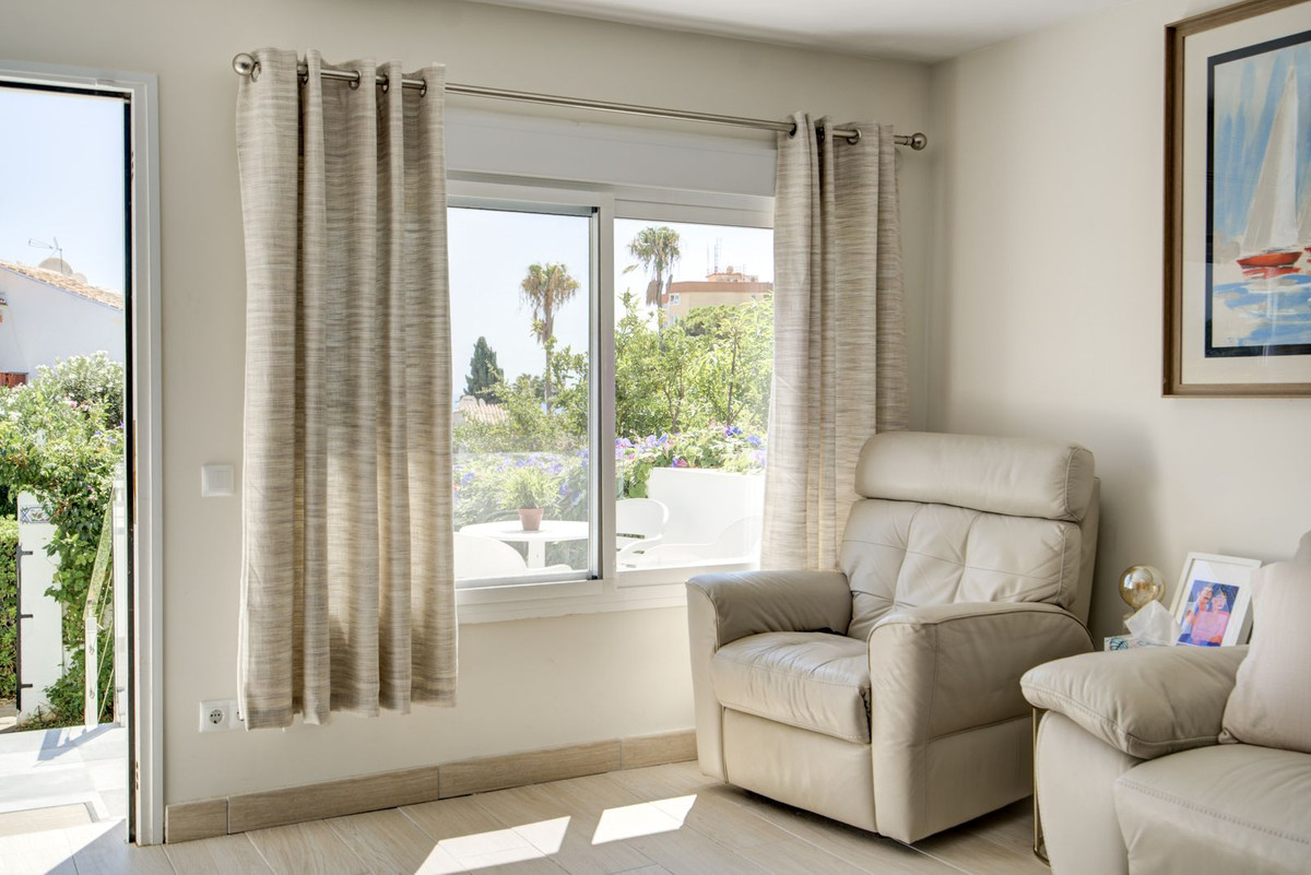 2 bedroom Apartments for sale in La Cala de Mijas – R5168725