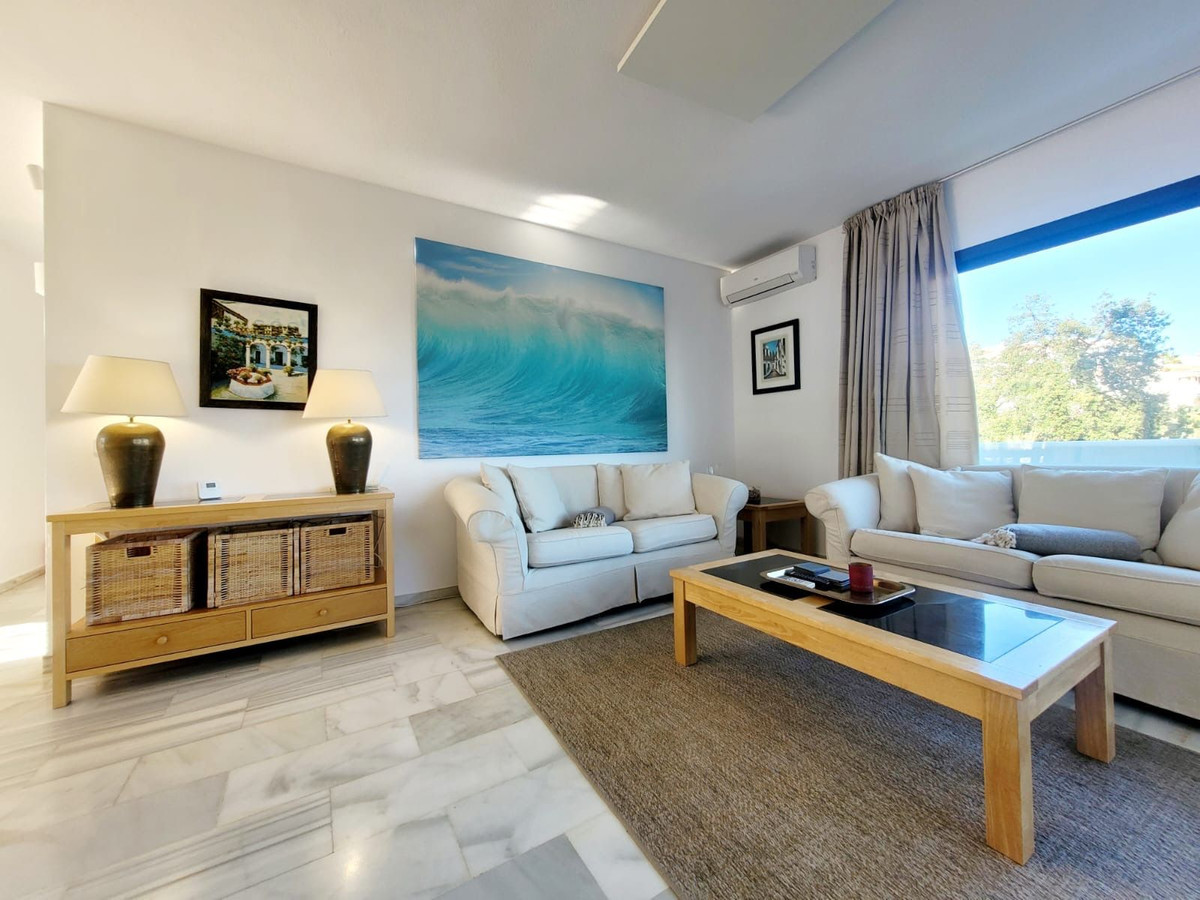 2 bedroom Apartments for sale in Calahonda – R5141035