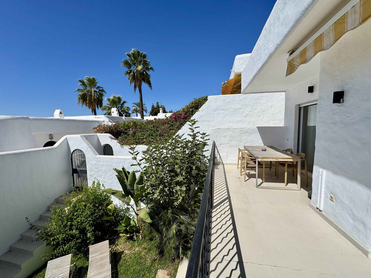 2 bedroom Townhouses for sale in Cabopino – R5152006