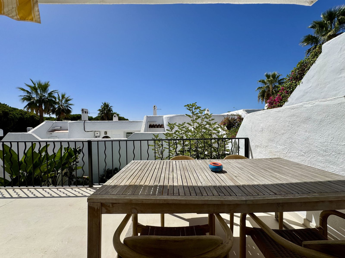 2 bedroom Townhouses for sale in Cabopino – R5152006