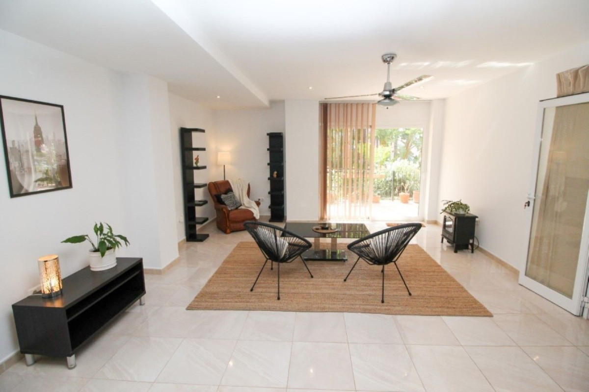 Apartamentos de 3 dormitorios en venta en Miraflores – R5150083