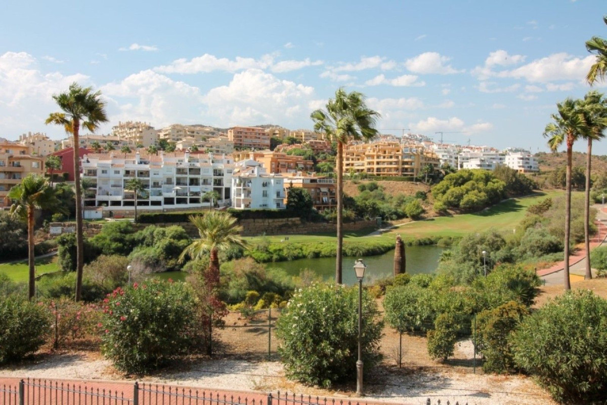 Apartamentos de 3 dormitorios en venta en Miraflores – R5150083