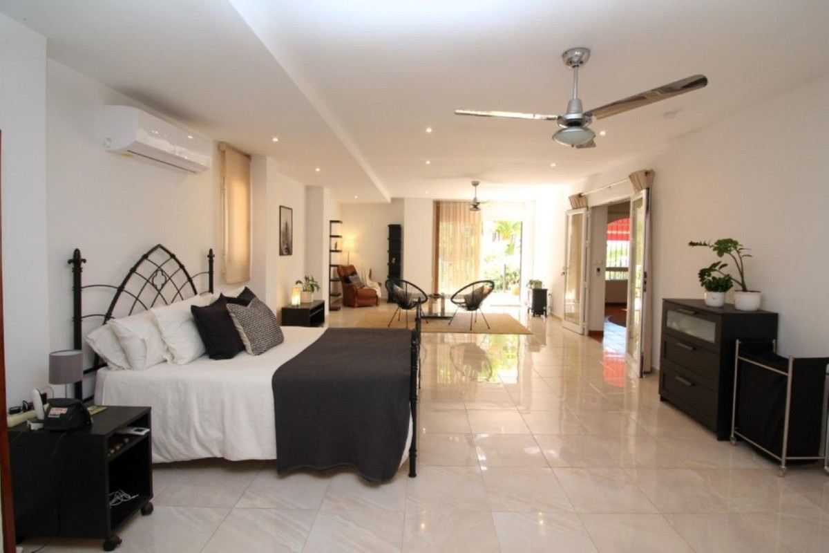 Apartamentos de 3 dormitorios en venta en Miraflores – R5150083