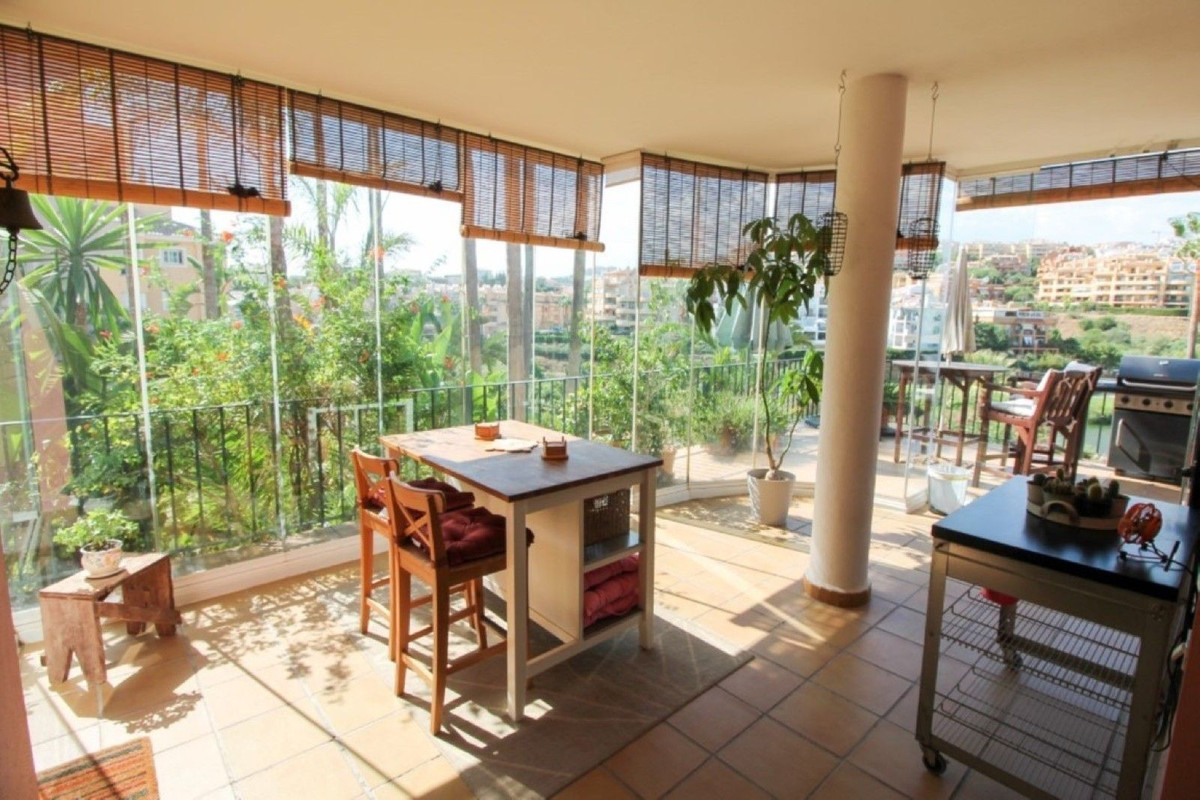 Apartamentos de 3 dormitorios en venta en Miraflores – R5150083
