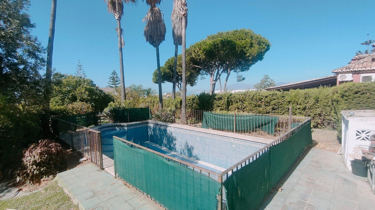 4 bedroom Villas for sale in Marbella – R5154985