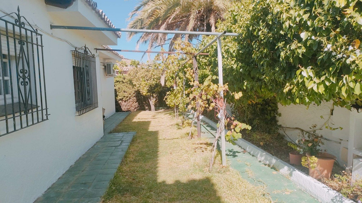 4 bedroom Villas for sale in Marbella – R5154985