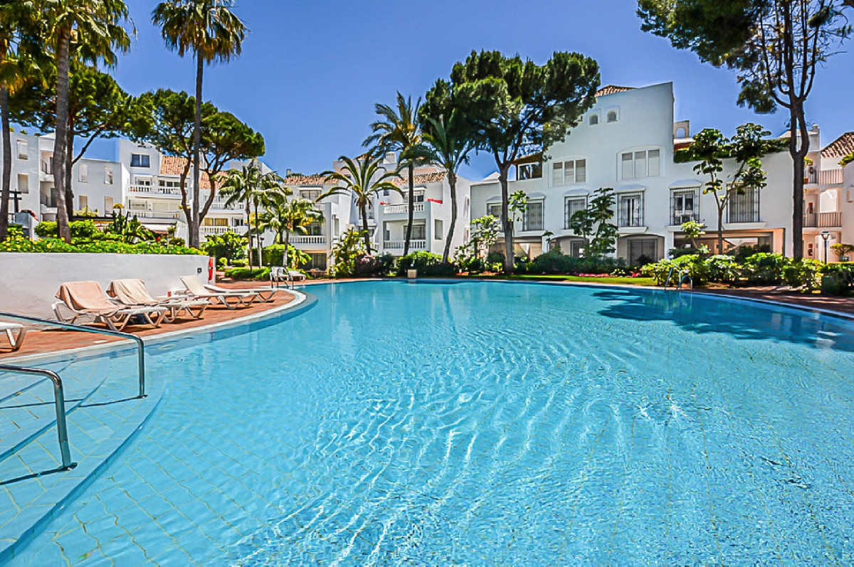 Apartamentos de 1 dormitorio en venta en Elviria – R5164879