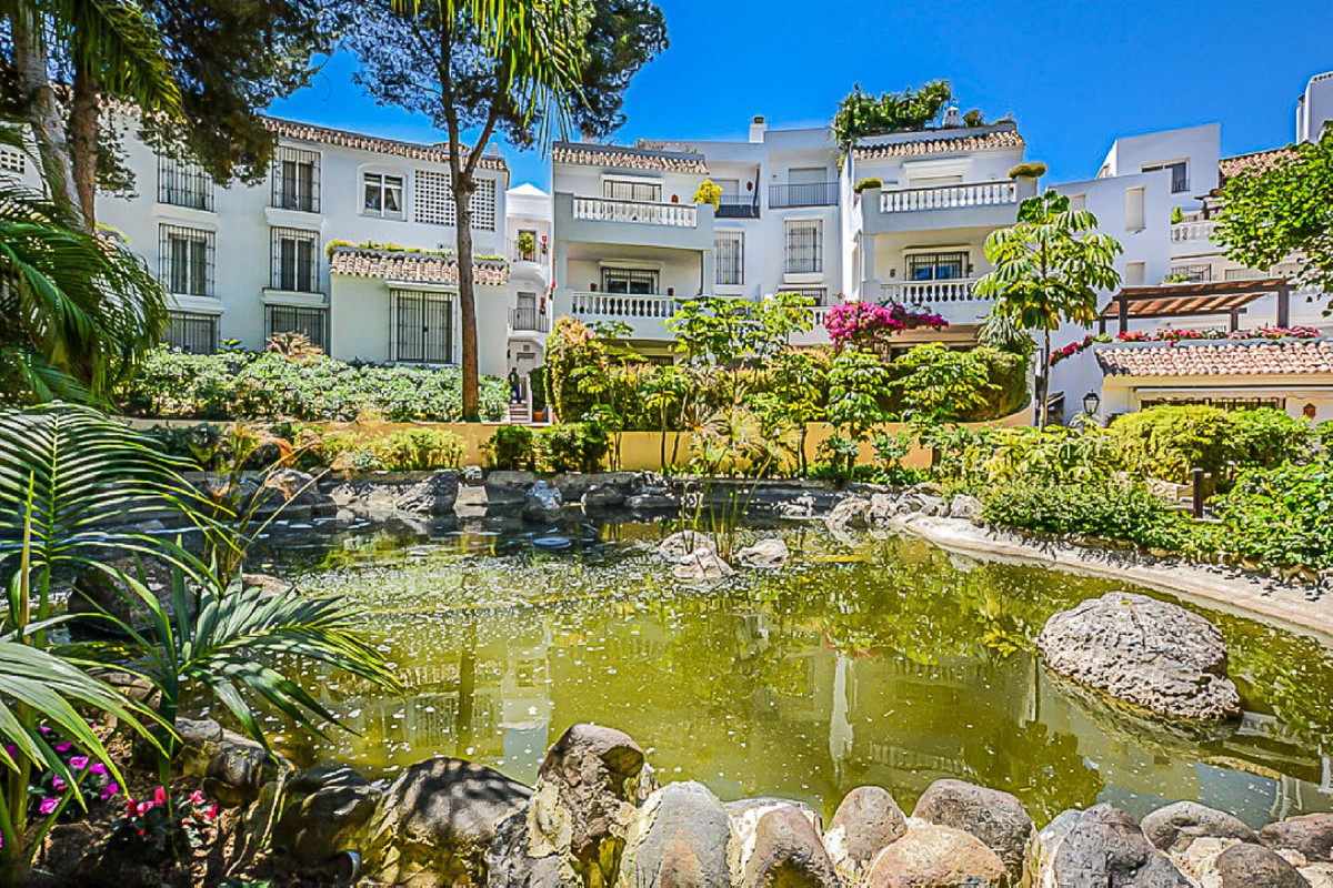 Apartamentos de 1 dormitorio en venta en Elviria – R5164879