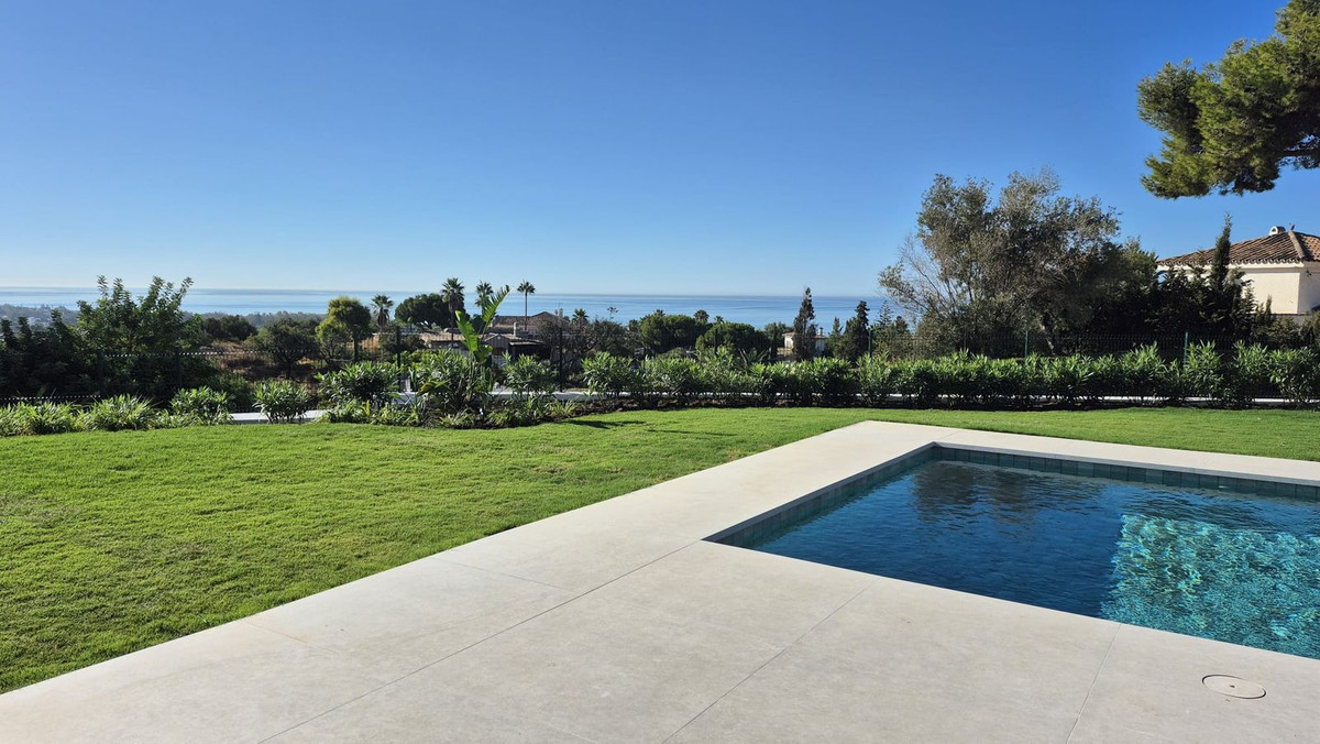 5 bedroom Villas for sale in El Rosario – R5164156