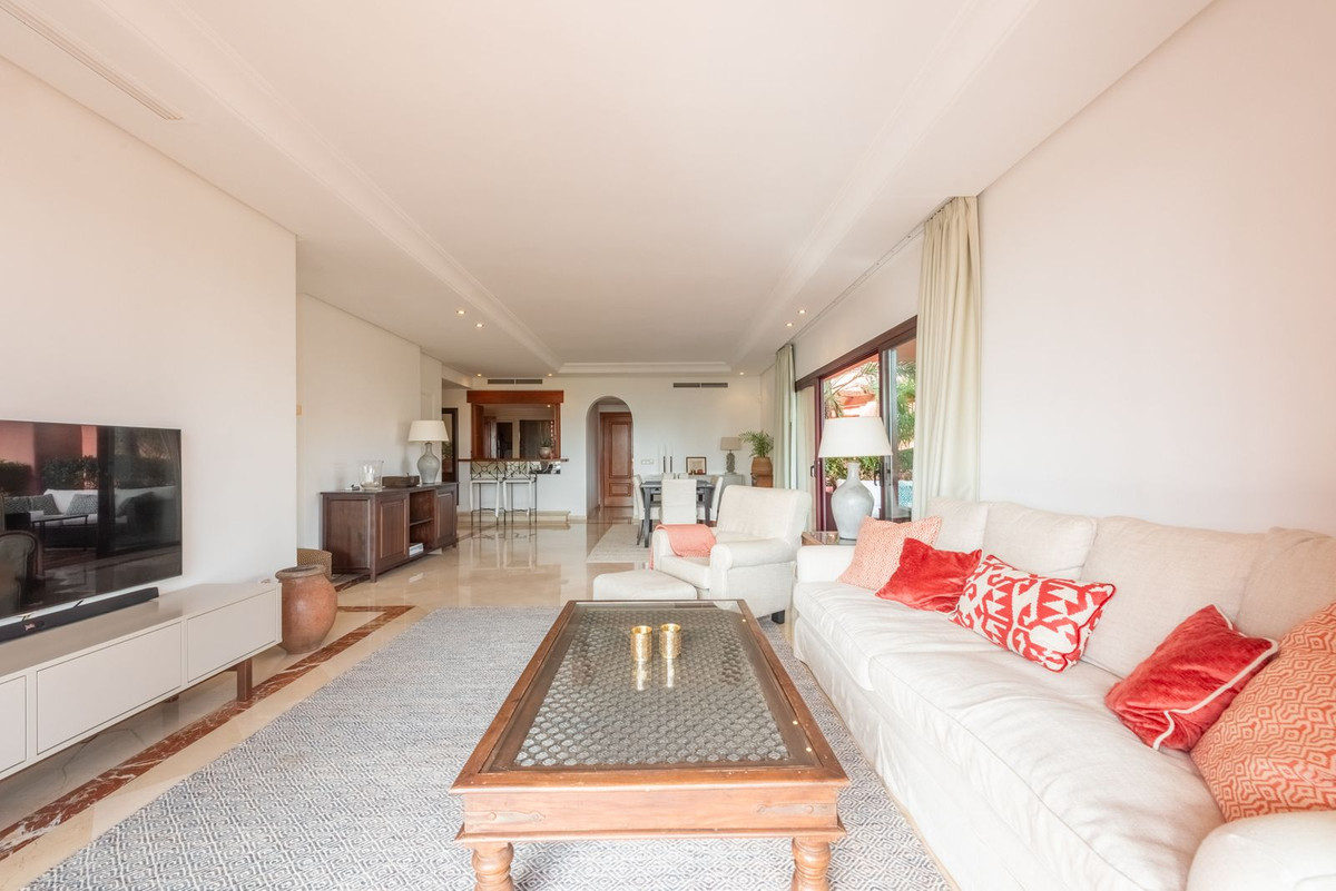 3 bedroom Apartments for sale in Nueva Milla de Oro – R5147947