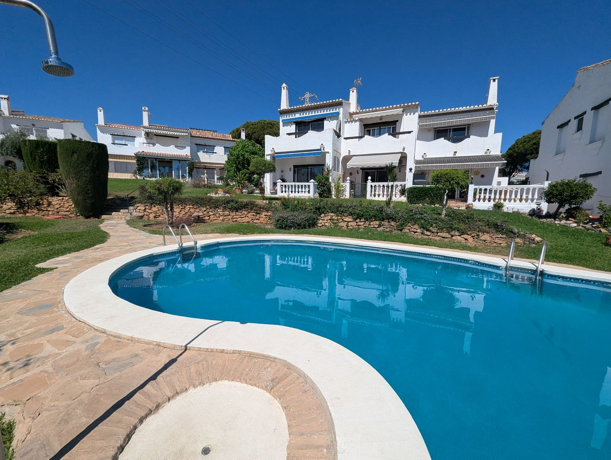 3 bedroom Townhouses for sale in Calahonda – R5158078