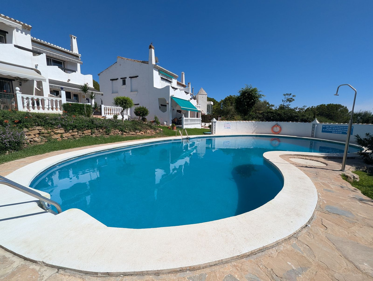 3 bedroom Townhouses for sale in Calahonda – R5158078