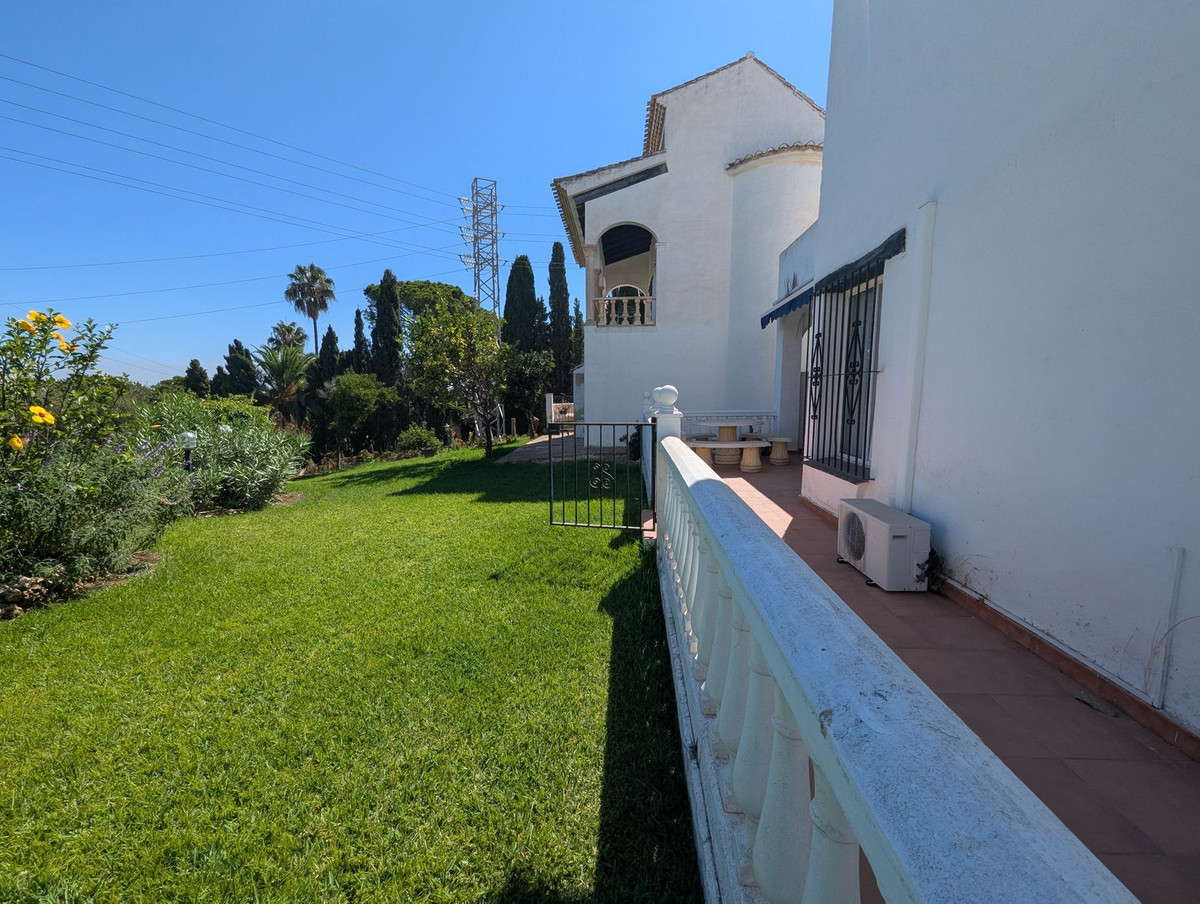 3 bedroom Townhouses for sale in Calahonda – R5158078