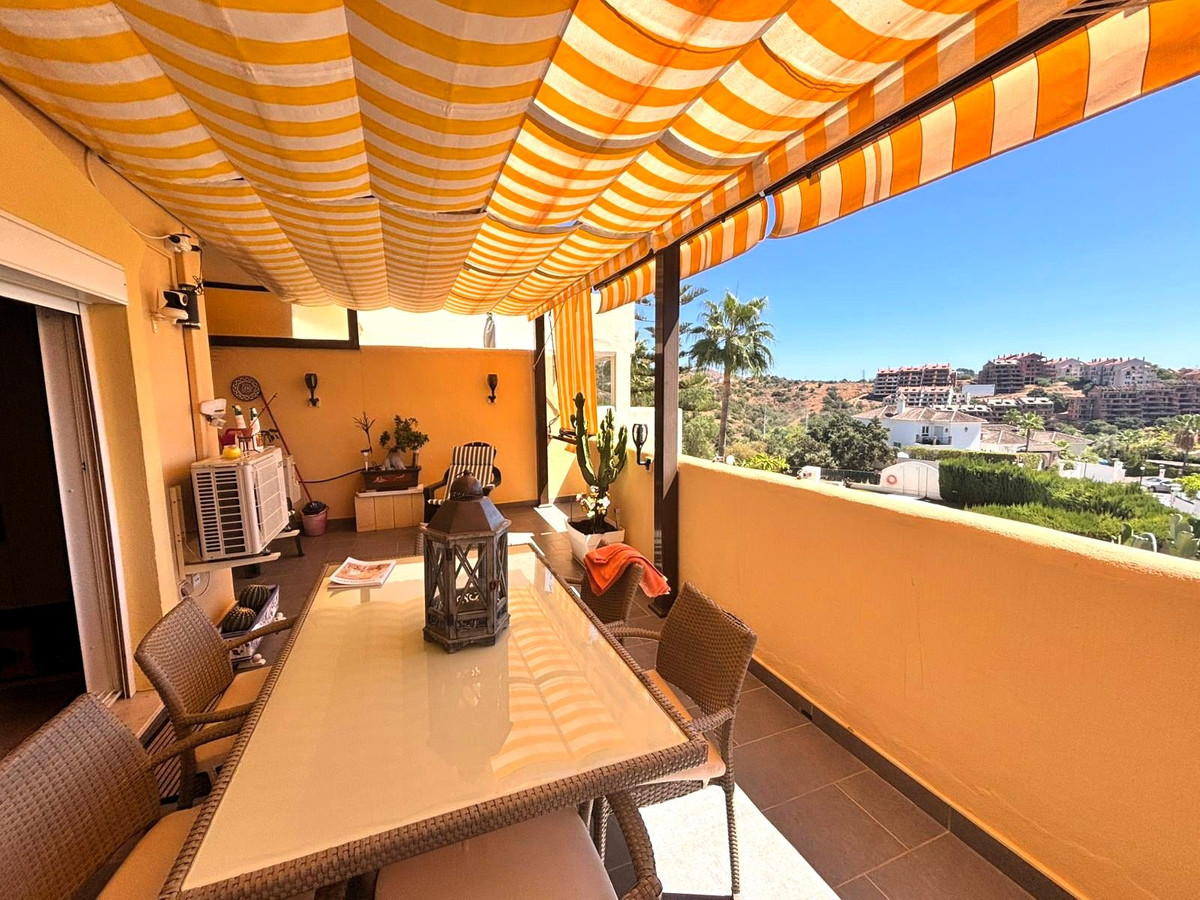 Apartamentos de 2 dormitorios en venta en Elviria – R5161006