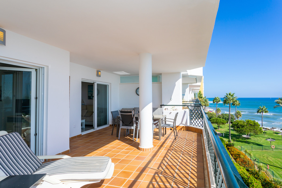 3 bedroom Apartments for sale in Calahonda – R5160388