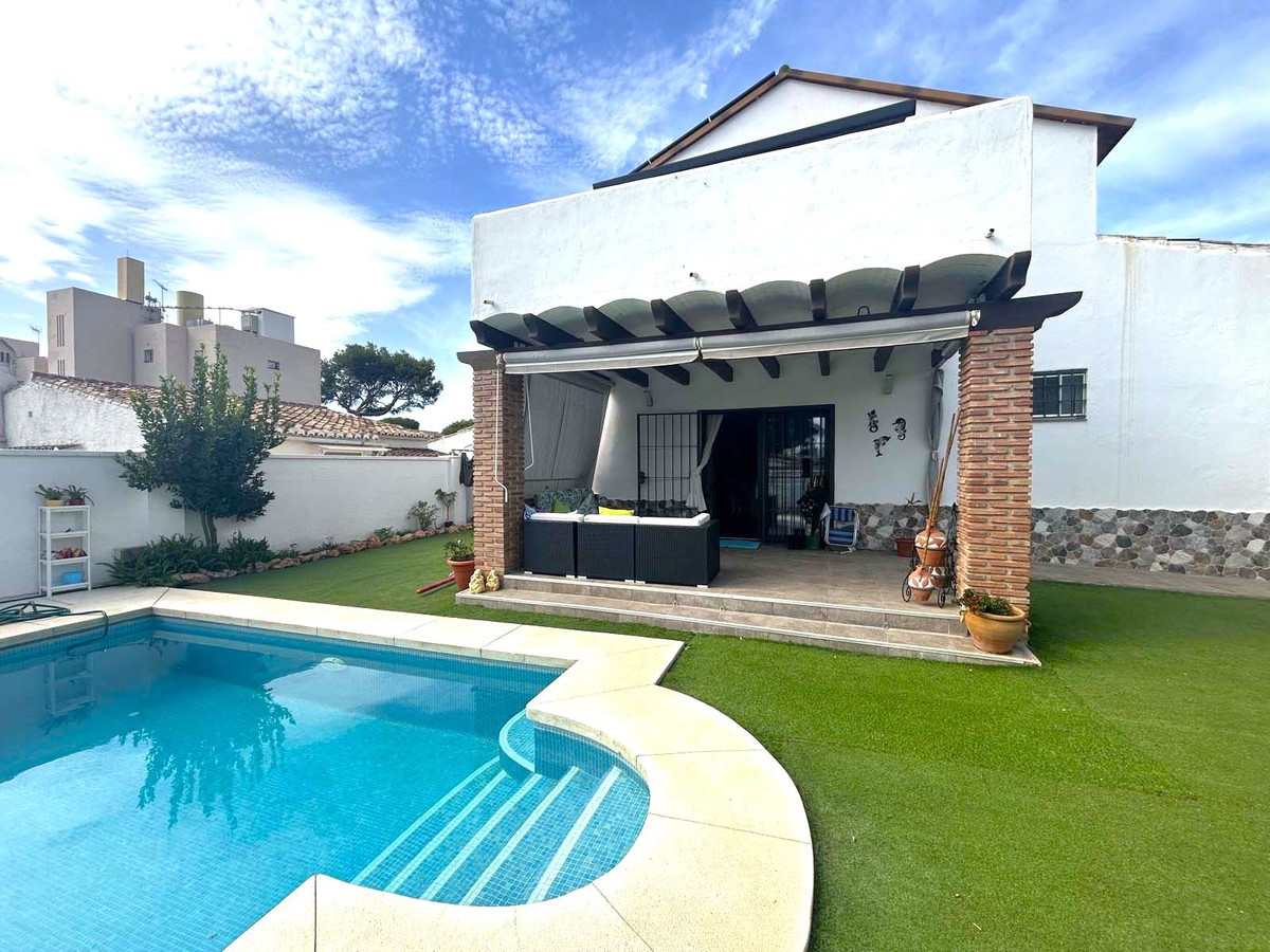 4 bedroom Semi-detached for sale in Calahonda – R4853023