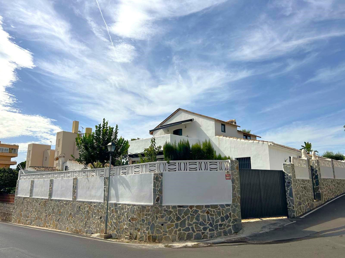 4 bedroom Semi-detached for sale in Calahonda – R4853023