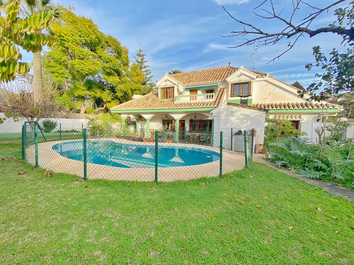 5 bedroom Villas for sale in Marbella – R5157073