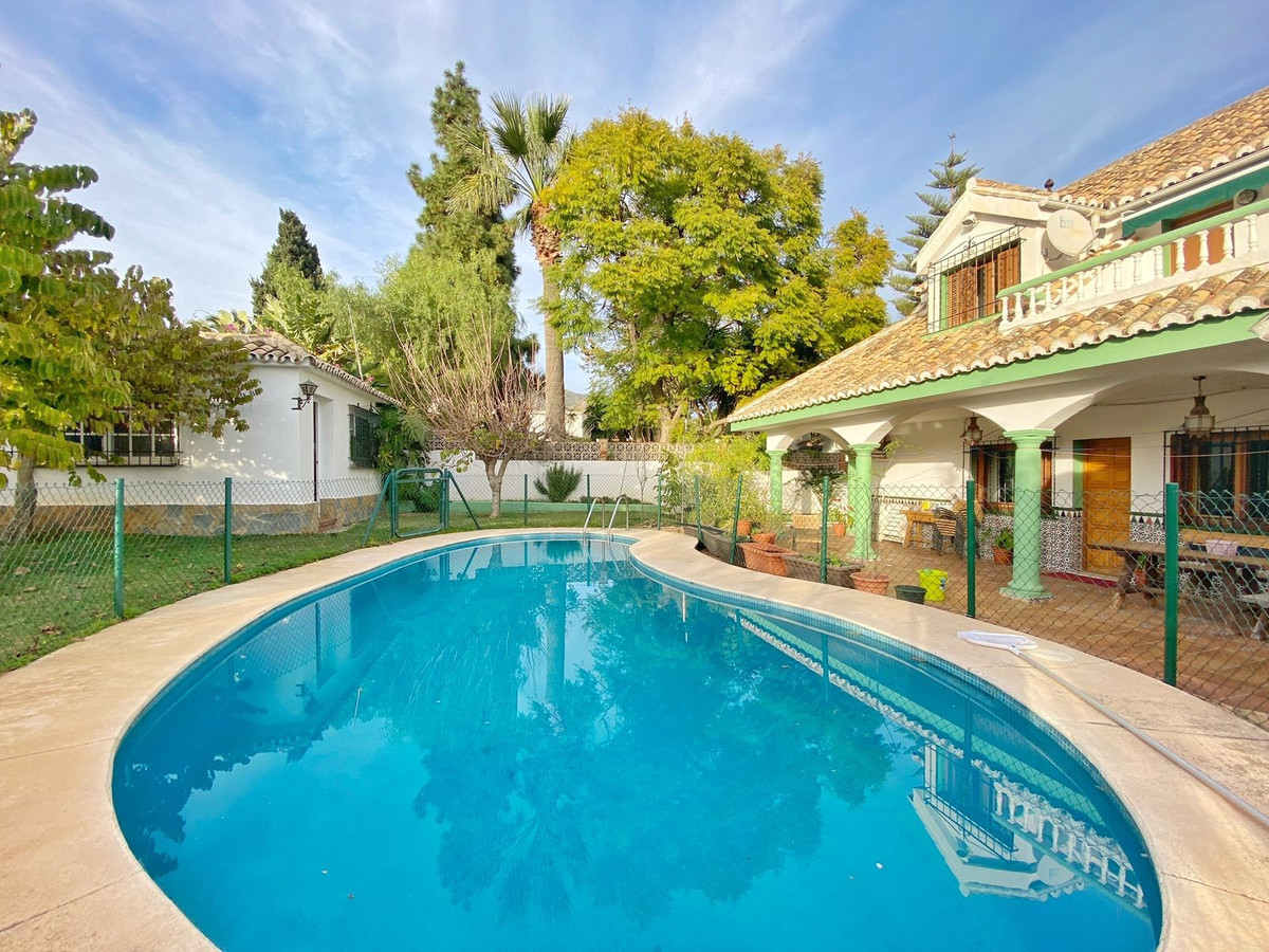 5 bedroom Villas for sale in Marbella – R5157073