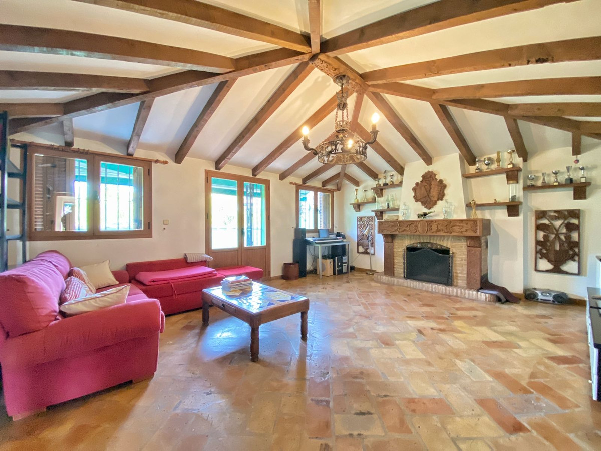 5 bedroom Villas for sale in Marbella – R5157073