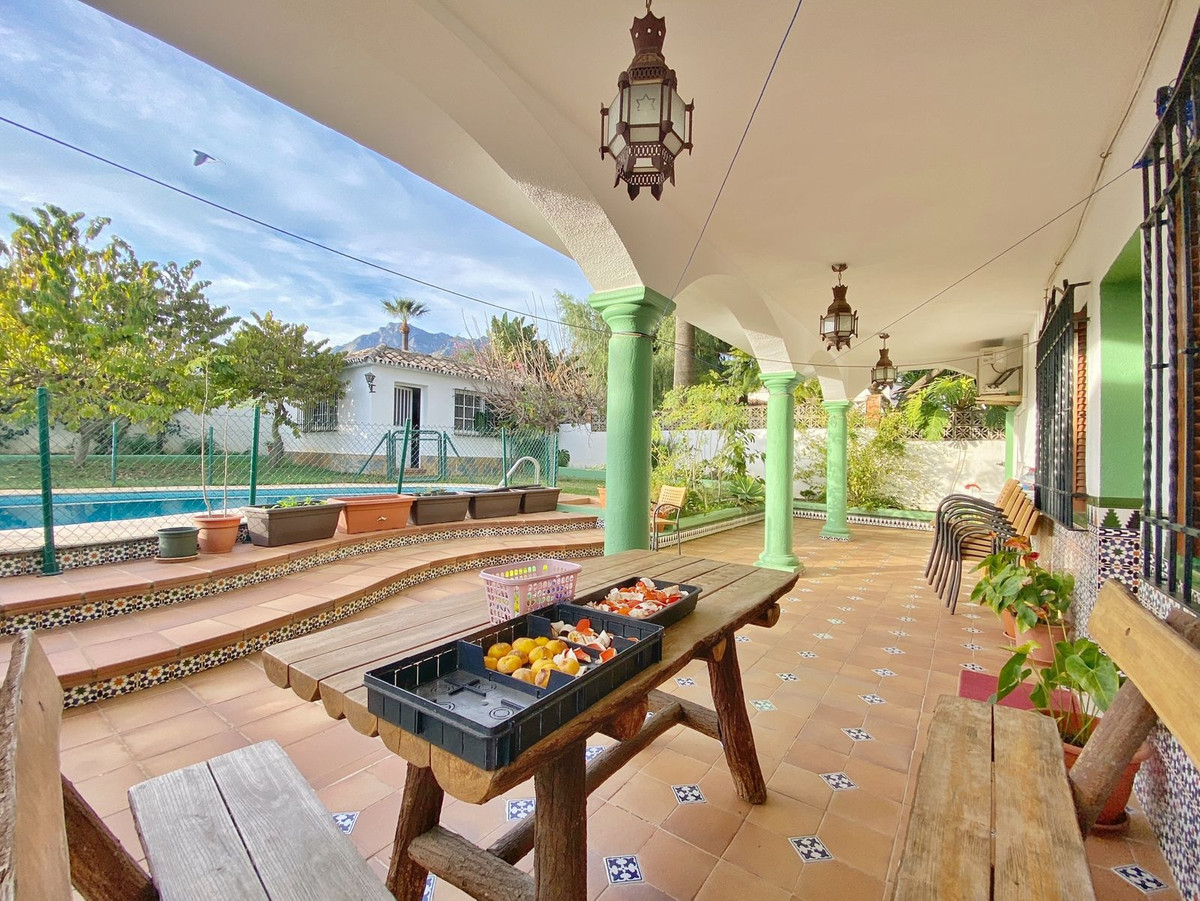 5 bedroom Villas for sale in Marbella – R5157073