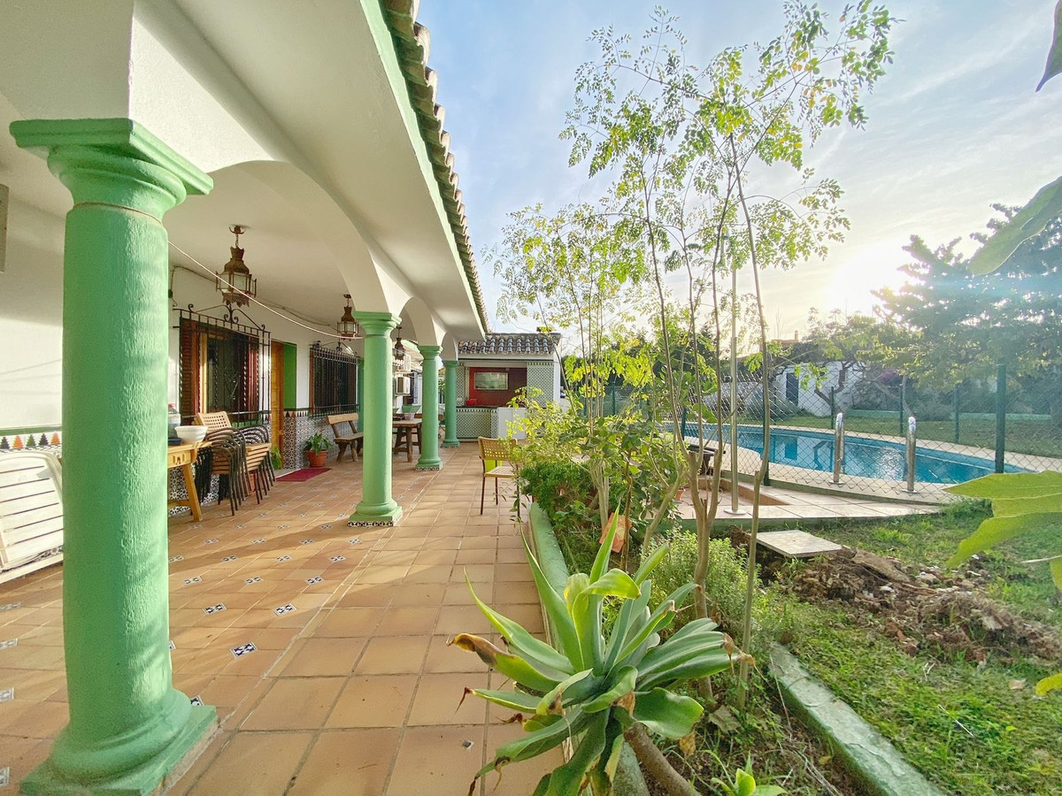 5 bedroom Villas for sale in Marbella – R5157073
