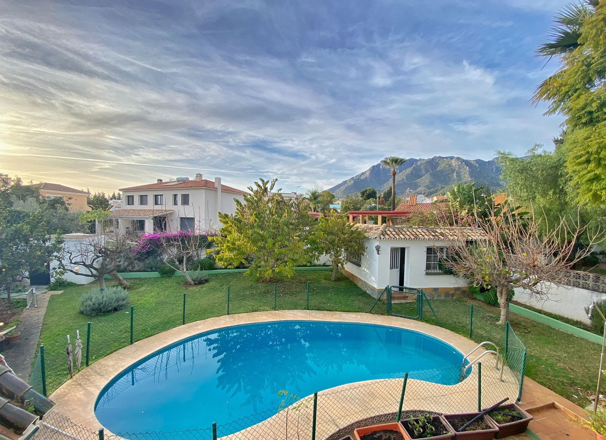 5 bedroom Villas for sale in Marbella – R5157073
