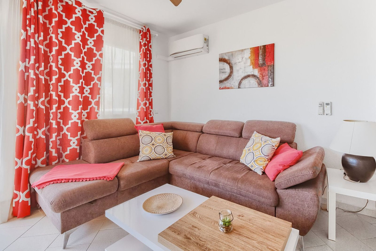2 bedroom Apartments for sale in Riviera del Sol – R5160373