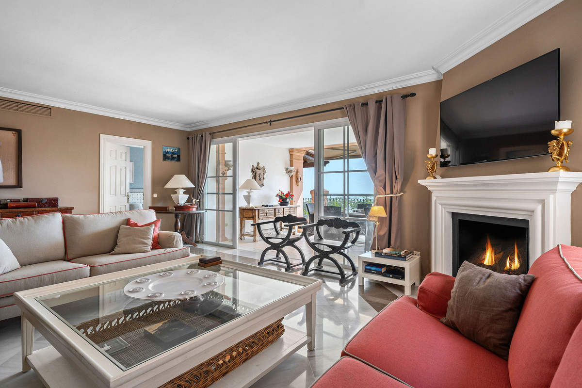 2 bedroom Apartments for sale in Monte Halcones – R5104474