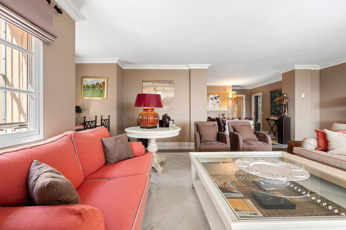 2 bedroom Apartments for sale in Monte Halcones – R5104474