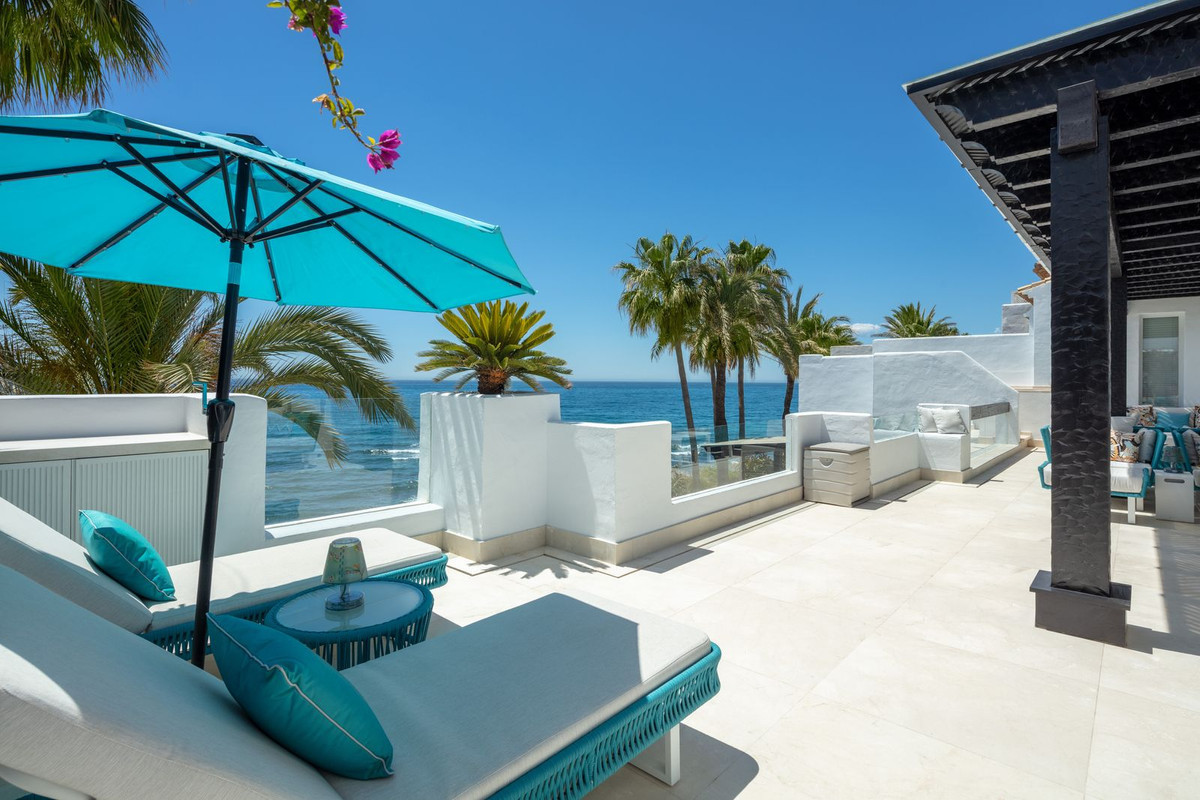 Apartamentos de 6 dormitorios en venta en Marbella – R5163460
