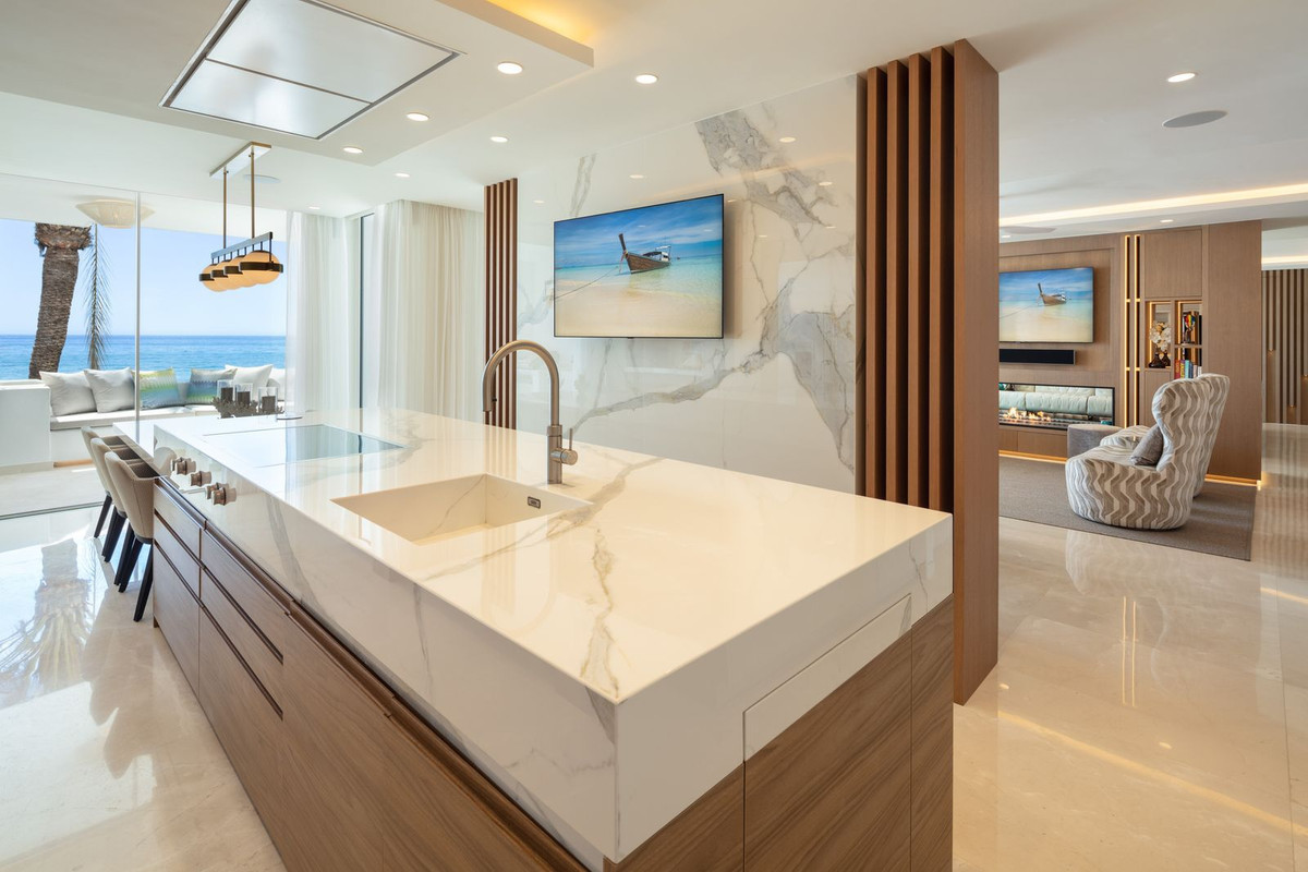 Apartamentos de 6 dormitorios en venta en Marbella – R5163460
