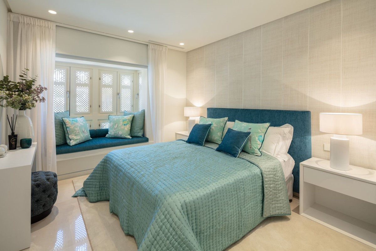 Apartamentos de 6 dormitorios en venta en Marbella – R5163460