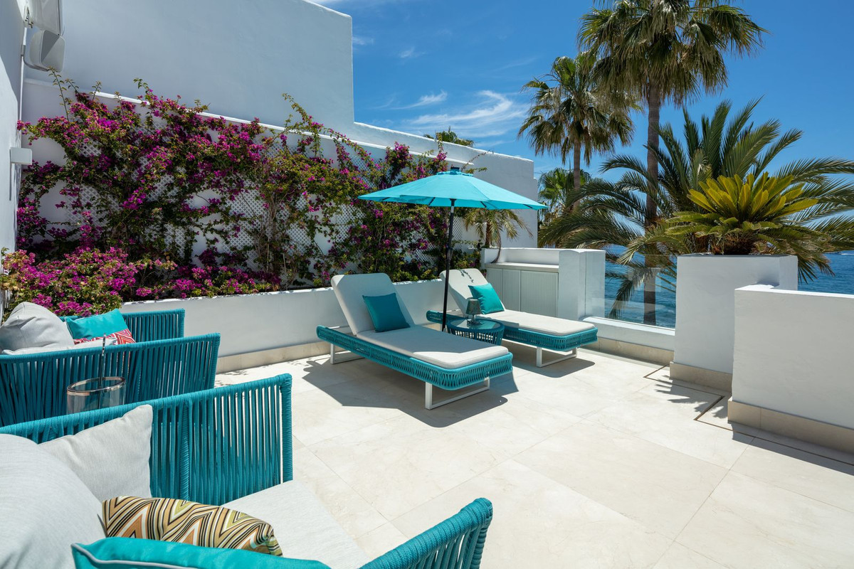 Apartamentos de 6 dormitorios en venta en Marbella – R5163460