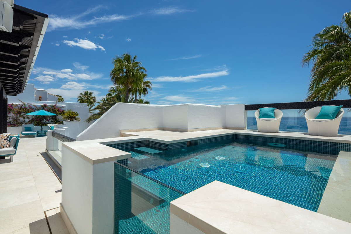 Apartamentos de 6 dormitorios en venta en Marbella – R5163460
