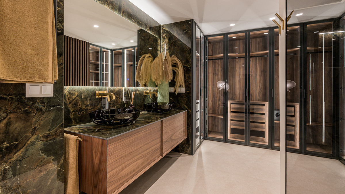6 bedroom Apartments for sale in Marbella – R5166373