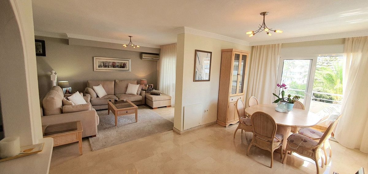 3 bedroom Apartments for sale in Marbesa – R5162464