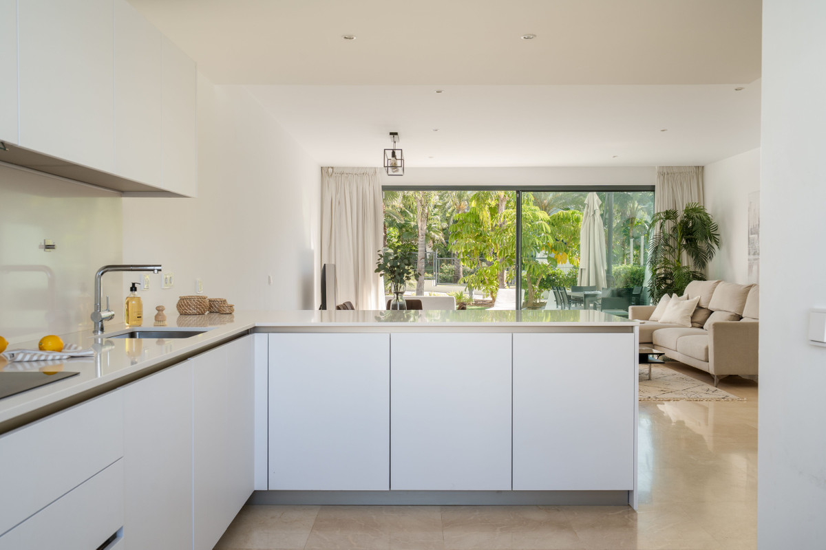 Adosados de 4 dormitorios en venta en La Cala de Mijas – R5153440