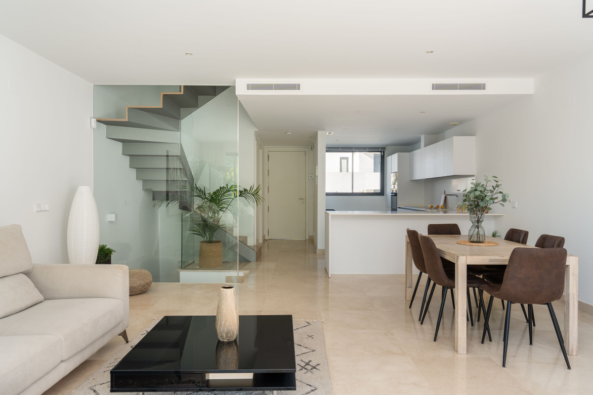 Adosados de 4 dormitorios en venta en La Cala de Mijas – R5153440