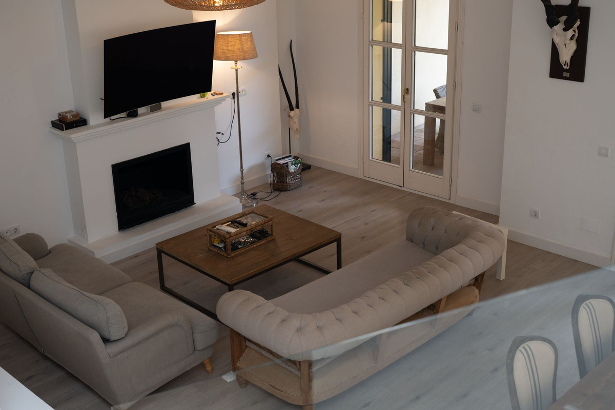 Adosados de 5 dormitorios en venta en Guadalmina Baja – R5148274