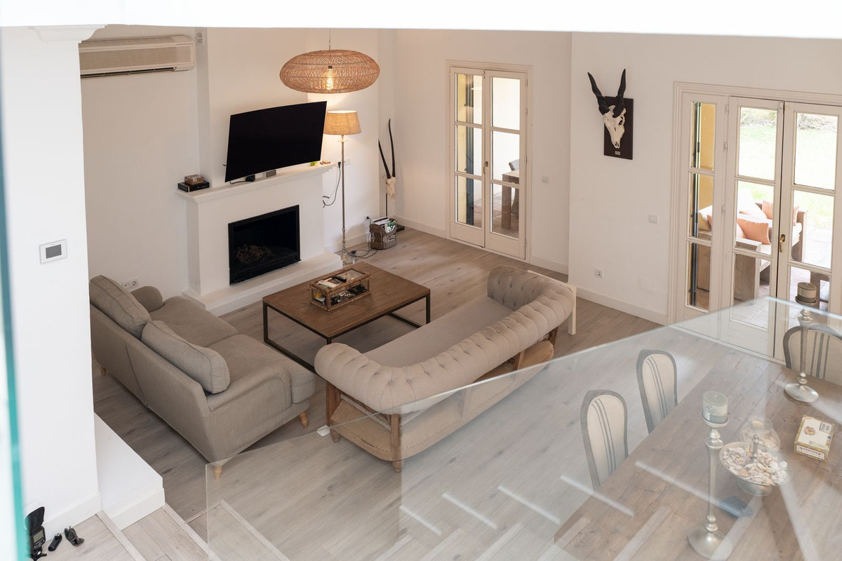 Adosados de 5 dormitorios en venta en Guadalmina Baja – R5148274