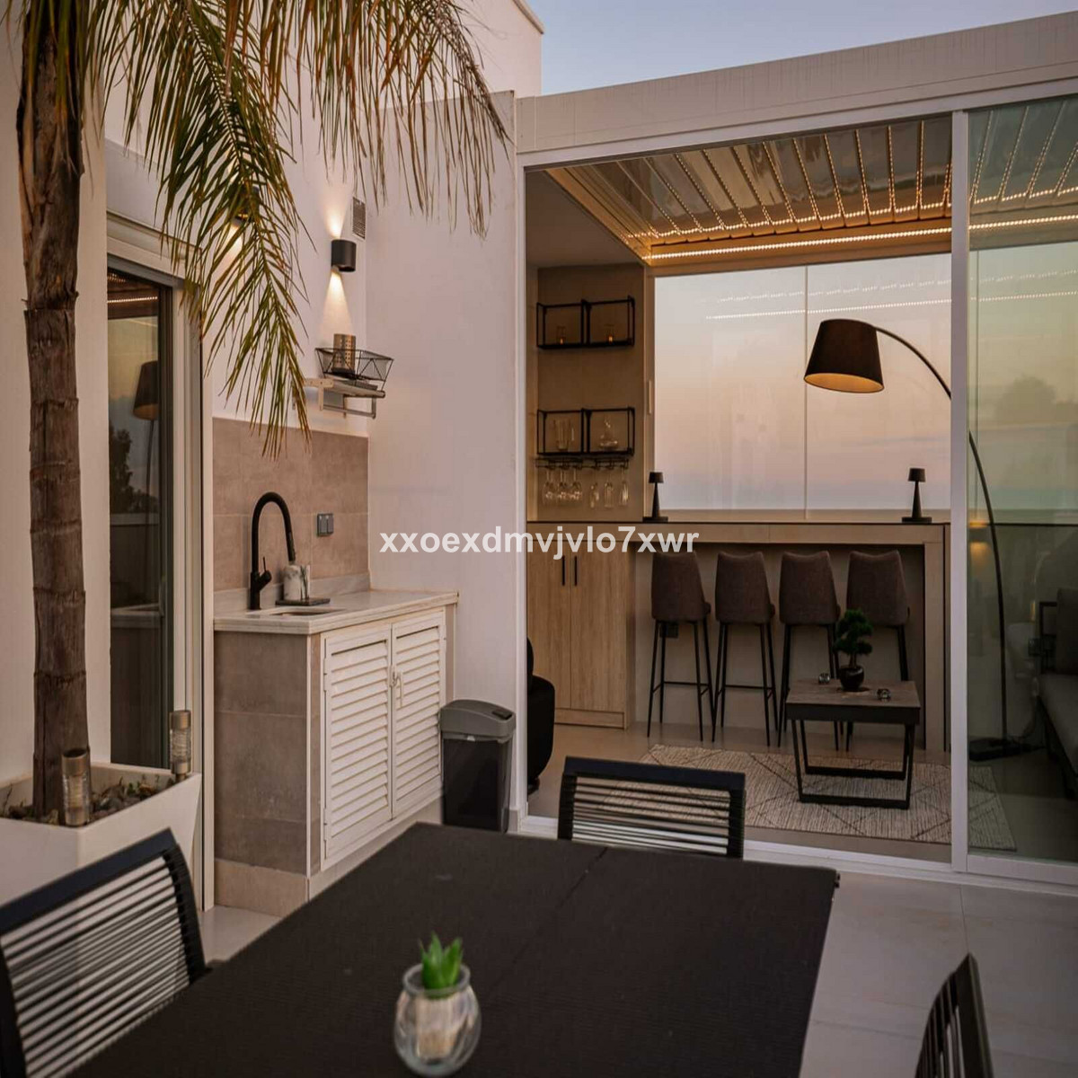 3 bedroom Penthouses for sale in Marbella – R5166376