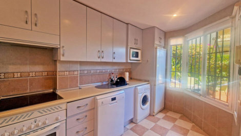 4 bedroom Townhouses for sale in Cabopino – R5151925