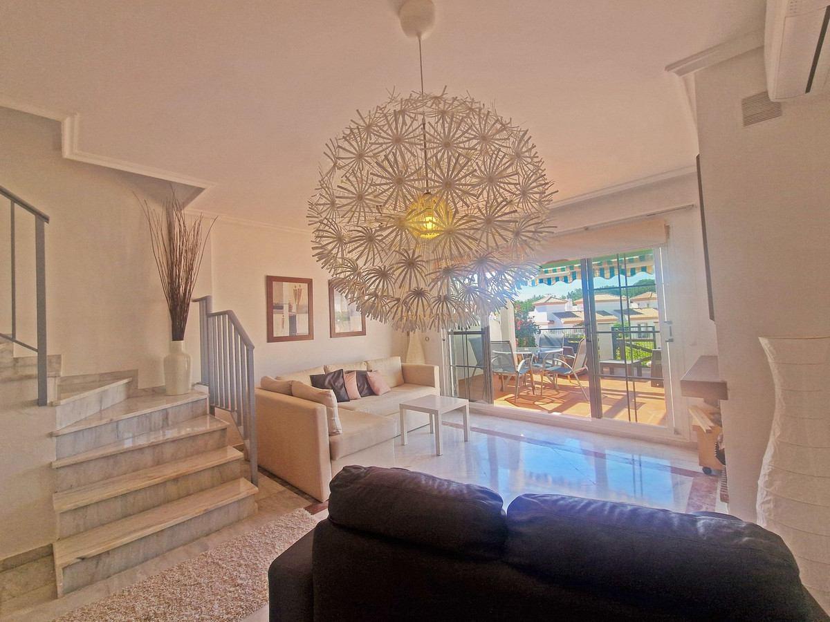 4 bedroom Townhouses for sale in Cabopino – R5151925